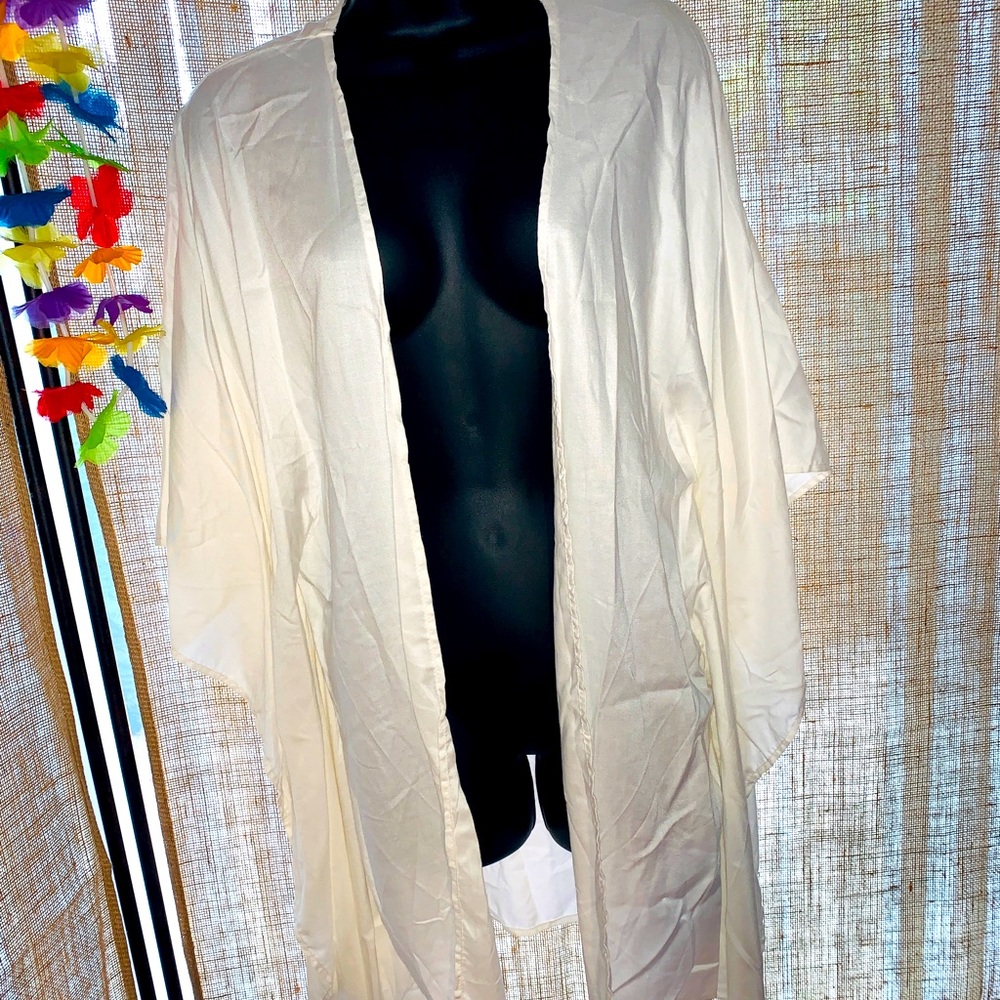 COPY - Cute white linen Shawl